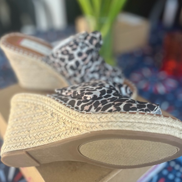 Sugar brand Cheetah Wedge Sandals Size 7 1/2 - Picture 5 of 8